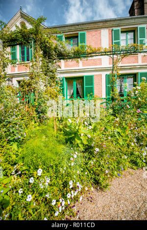 Maison et jardin de Claude Monet, le célèbre peintre impressionniste français à Giverny ville de France Banque D'Images