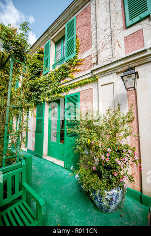 Maison et jardin de Claude Monet, le célèbre peintre impressionniste français à Giverny ville de France Banque D'Images