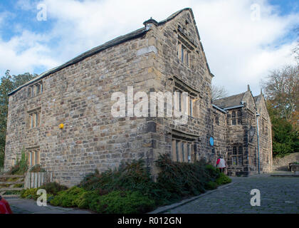 Manoir Illkey rare un manoir médiéval en pierre en musée et galerie d'art pour cette ville du Yorkshire Banque D'Images