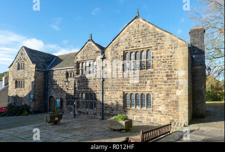 Manoir Illkey rare un manoir médiéval en pierre en musée et galerie d'art pour cette ville du Yorkshire Banque D'Images