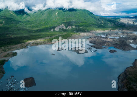 Glacier racine vue aérienne en Alaska en McCarthy Parc national Wrangell St Elias Banque D'Images