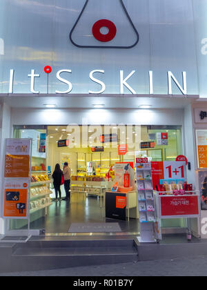 Octobre 2018 - Séoul, Corée du Sud : un magasin de la marque de soin de la Corée du Sud, il est en peau de Séoul Myeongdong Banque D'Images