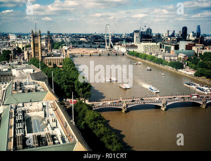 Palais de Westminster, chambres du Parlement et de la Tamise Banque D'Images