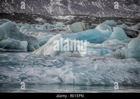 Et ce Iceberrgs at Glacier Lagoon Jökulsarlon, Islande, Europe Banque D'Images