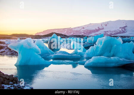 Glace et glaciers à Iceberrgs Lagoon Jökulsarlon, Islande, Europe Banque D'Images