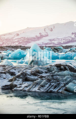 Glace et glaciers à Iceberrgs Lagoon Jökulsarlon, Islande, Europe Banque D'Images