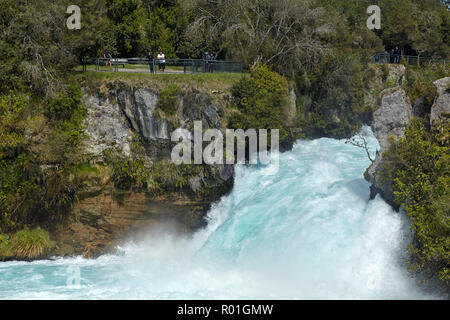 Cascade de Huka et de Waikato River, près de Taupo, île du Nord, Nouvelle-Zélande Banque D'Images