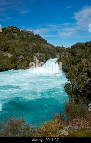 Cascade de Huka et de Waikato River, près de Taupo, île du Nord, Nouvelle-Zélande Banque D'Images