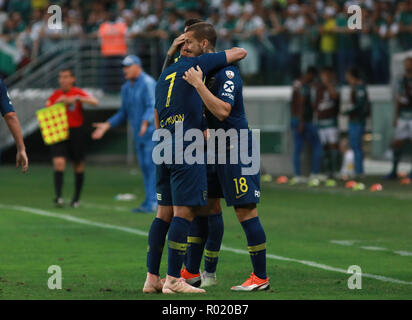 Sao Paulo, Brésil. 31 octobre, 2018. PALMEIRAS X de Boca Juniors - Darío Benedetto célèbre son but avec Cristian Pavón pendant le match entre Palmeiras et Boca Juniors, tenue à Allianz Parque à São Paulo (SP). Jeu de retour, valable pour la demi-finale de la Copa Libertadores d'Amérique en 2018. (Photo : Ricardo Moreira/Fotoarena) Crédit : Foto Arena LTDA/Alamy Live News Banque D'Images