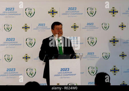 Stade national de football à Windsor Park, Belfast, Irlande du Nord, Royaume-Uni. 01 novembre 2018. L'Irish Football Association (IFA - Irlande du Nord) et l'Association de football de l'Irlande (République d'Irlande - FAI) a annoncé aujourd'hui qu'ils s'agirait d'une candidature à l'UEFA dans le cadre de la finale du championnat (21) en 2023. Le Président de la FAI Donal Conway s'exprimant lors de l'événement. Crédit : David Hunter/Alamy Live News. Banque D'Images