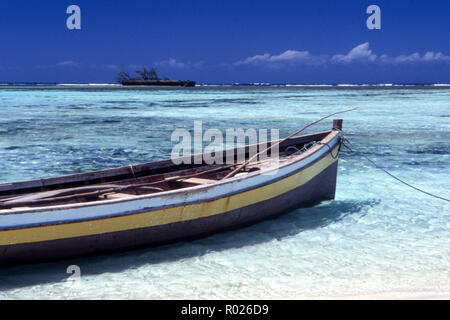 Plage tropicale de l'île de Nosy Suarez, Antsiranana ou Diego Suarez, Madagascar, Afrique Banque D'Images