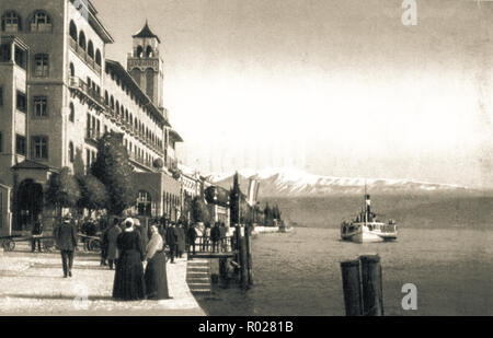 Italie Lombardie Gardone Riviera - Carte postale de Gardone Riviera avec Grand Hotel Gardone en 1904 Banque D'Images