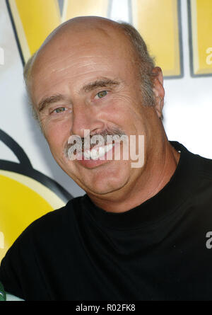 Dr Phil McGraw arrivant à la Simpsons, la première du film au Westwood Theatre de Los Angeles. DrPhilMcGraw headshot contact des yeux sourire 208 Red Carpet Event, Vertical, USA, Cinéma, Célébrités, photographie, Bestof, Arts, Culture et divertissement, Célébrités Topix fashion / Vertical, Best of, événement dans la vie d'Hollywood, Californie - Tapis rouge et en backstage, USA, Cinéma, Célébrités, cinéma, télévision, Célébrités célébrités musique, photographie, Arts et culture, Bestof, divertissement, Topix headshot, vertical, une personne, à partir de l'an 2007, enquête tsuni@Gamma-USA Banque D'Images