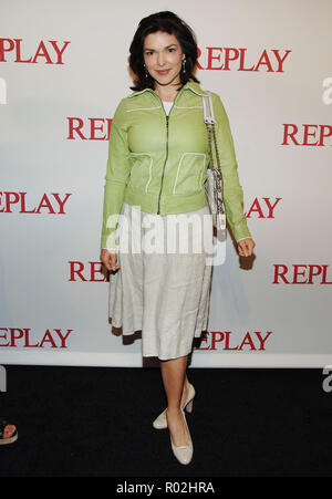 Laura Herring arrving au Brandon Davis partie à lancer son Jean par Replay au Falcon Club à Los Angeles. 24 avril 2006.HerringLaura046 Red Carpet Event, Vertical, USA, Cinéma, Célébrités, photographie, Bestof, Arts, Culture et divertissement, Célébrités Topix fashion / Vertical, Best of, événement dans la vie d'Hollywood, Californie - Tapis rouge et en backstage, USA, Cinéma, Célébrités, cinéma, télévision, Célébrités célébrités musique, photographie, Arts et culture, Bestof, divertissement, Topix, vertical, une seule personne, à partir de l'année 2006, enquête tsuni@Gamma-USA.com Fashi Banque D'Images