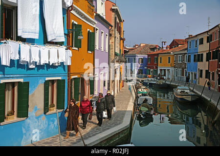 Lave-jour sur Rio Pontinello, Burano, Venise, Italie Banque D'Images