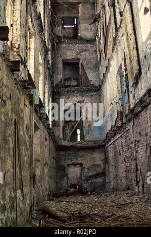 Ville fantôme avec des maisons abandonnées. à l'intérieur de la maison abandonnée dans la région du mont perdu Banque D'Images