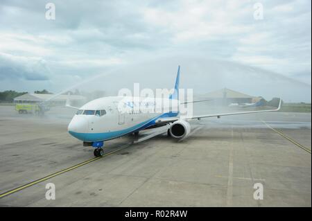 KOTA KINABALU 16 januari 2018. Xiamen Airlines Pesawat mendarat Beijing dari buat kali first di Lapangan terbang antarabangsa Kota Kinabalu.STR/LANO Banque D'Images