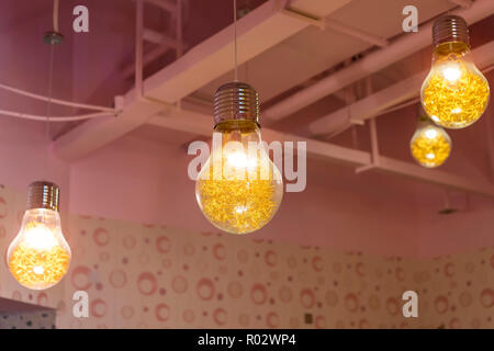 Edison antique style lumière led ampoules à incandescence de graphique sur fond fil style vintage Banque D'Images