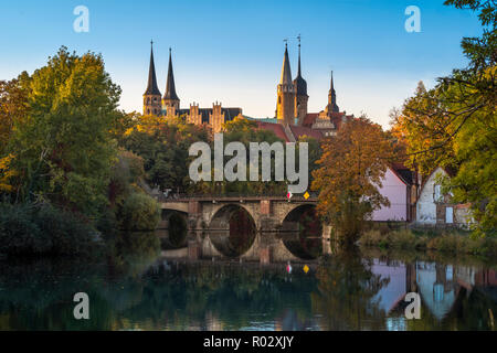 Merseburg, château et la cathédrale à l'automne à côté de la rivière Saale, Saxe-Anhalt, Allemagne | Brehna, Schloss und Dom im Herbst, Sachsen-Anhalt Banque D'Images