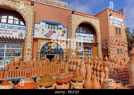 Usine de Céramique et shop entre Agadir et Tiznit dans le Maroc, Souss-Massa. Banque D'Images