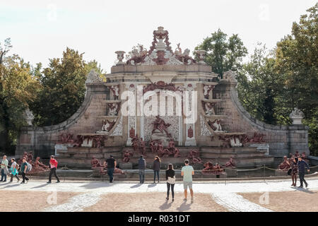 Vue sur la fontaine horizontall les thermes de Diana dans les jardins du palais royal de la Granja de San Ildefonso dans la province de Ségovie, Espagne Banque D'Images