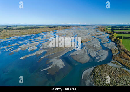 Tresses de rivière Rakaia, à l'embouchure du fleuve Rakaia, Mi Canterbury, île du Sud, Nouvelle-Zélande - vue aérienne Banque D'Images