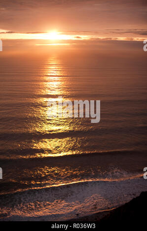 Soleil qui se reflète sur la mer. Banque D'Images