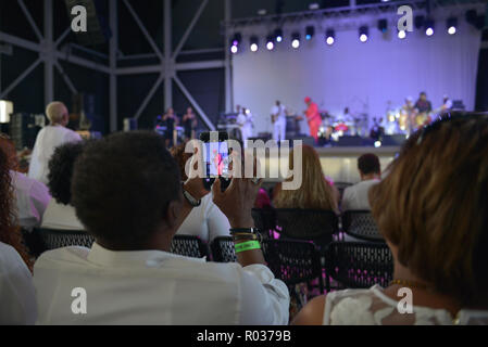 La White Party concert au Parc régional d''Amphithéâtre Miramar : Ronald Isley des Frères Isley Où : Miramar, Florida, United States Quand : 29 Sep 2018 Credit : Johnny Louis/WENN.com Banque D'Images