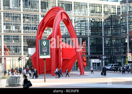 Paris, France - 16 octobre 2018 : l'Araignée rouge (araignée rouge) l'Art Moderne Sculpture d'Alexander Calder à La Défense, Paris, France, Europe Banque D'Images