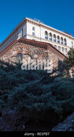 SOFIA, BULGARIE - 20 décembre 2016 : la vue étonnante de Saint Petka Eglise dans Sofia, Bulgarie Banque D'Images