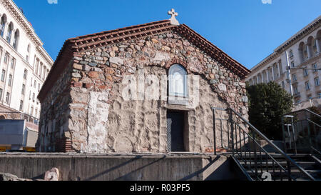 SOFIA, BULGARIE - 20 décembre 2016 : la vue étonnante de Saint Petka Eglise dans Sofia, Bulgarie Banque D'Images