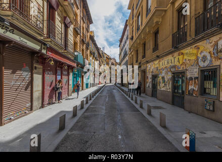 Madrid, Espagne - Madrid est un spectacle d'édifices anciens, ruelle étroite, infrastructures modernes. Ici dans l'image un aperçu de la Vieille Ville Banque D'Images