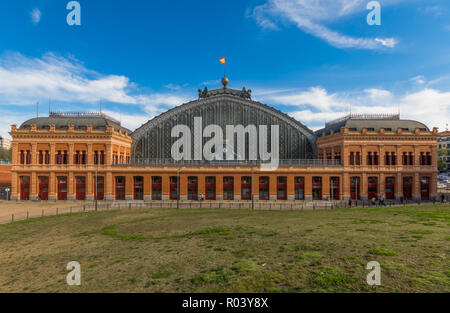 Madrid, Espagne - dévastée par les bombardements de 2004, la gare d'Atocha, à Madrid, est aujourd'hui connue pour son jardin tropical intérieur Banque D'Images