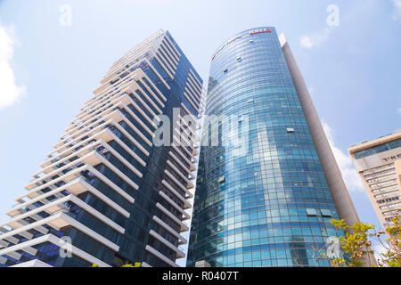 Tel Aviv, Israël - le 6 juin 2018 : architecture générique et la ville de Tel Aviv, modernes et de vieux bâtiments dans le centre de rues de Tel Aviv-Ya Banque D'Images