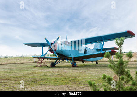 Vert petit avion. La photo en gros plan de l'hélice. Banque D'Images