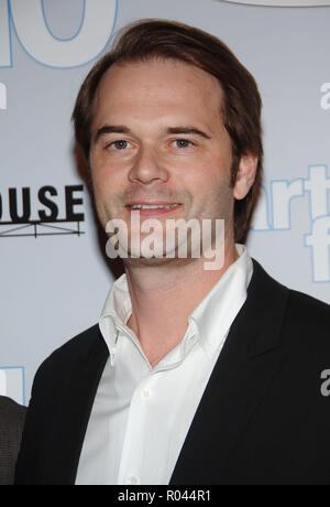 Tom Vaughan ( directeur ) arrivant à l'entrée pour 10 Première à l'Arclight Theatre de Los Angeles. portrait contact oculaire VaughanTom049 Red Carpet Event, Vertical, USA, Cinéma, Célébrités, photographie, Bestof, Arts, Culture et divertissement, Célébrités Topix fashion / Vertical, Best of, événement dans la vie d'Hollywood, Californie - Tapis rouge et en backstage, USA, Cinéma, Célébrités, cinéma, télévision, Célébrités célébrités musique, photographie, Arts et culture, Bestof, divertissement, Topix headshot, vertical, une personne, à partir de l'an 2007, enquête tsuni@Gamma-USA.com Banque D'Images
