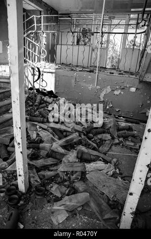 La guerre en Ukraine. Shyrokyne d'établissement, région de Donetsk. Septembre 2018. Bâtiments détruits à la suite d'actions militaires des envahisseurs russes Banque D'Images