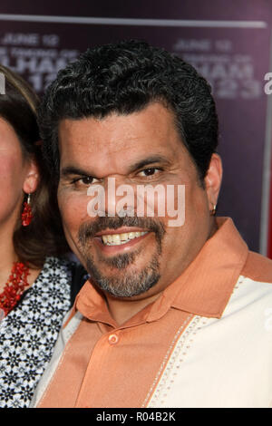 Luis Guzman 06/04/09 'La prise de Pelham 1 2 3' Premiere @ Mann Village Theatre, Westwood Photo par Megumi Torii/HNW / PictureLux (4 juin 2009) Dossier de référence #  33689 HNWPLX 397 Banque D'Images