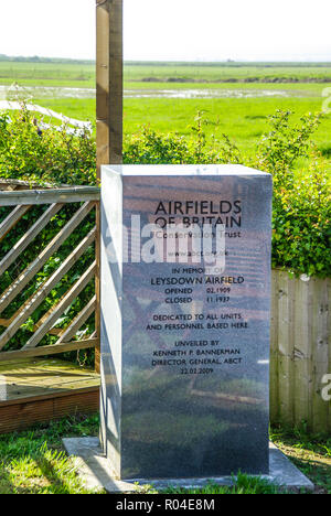 Aérodromes de Grande-Bretagne Conservation Trust en pierre dédié. À Muswell Manor Leysdown sur l'île de Sheppey dans le Kent, UK, berceau de l'aviation britannique Banque D'Images