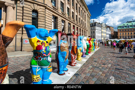 Place de la Cathédrale du Dôme, United Buddy Bears, l'Art de la tolérance, de Riga, Lettonie, Pays Baltes, Europe Banque D'Images