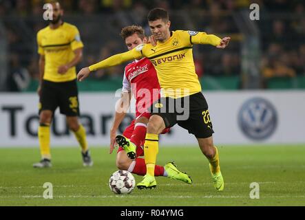 Dortmund, Allemagne. 31 octobre, 2018. firo : 31.10.2018, football, DFB, saison 2018/2019, BVB, Borussia Dortmund - Union Berlin, duels, Christian PULISIC, BVB Borussia Dortmund, plein la figure, l'utilisation de crédit dans le monde entier | : dpa/Alamy Live News Banque D'Images