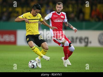 Dortmund, Allemagne. 31 octobre, 2018. firo : 31.10.2018, football, DFB Pokal, saison 2018/2019, BVB, Borussia Dortmund - Union Berlin, duels, Shinji Kagawa, BVB Borussia Dortmund, plein la figure, l'utilisation de crédit dans le monde entier | : dpa/Alamy Live News Banque D'Images