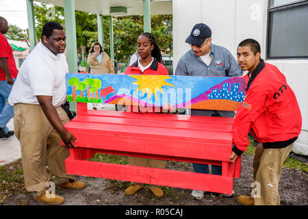 Miami Florida,Little Haiti,Edison Plaza,public Housing,Martin Luther King Jr. Day of Service,MLK,AmeriCorps,City Year,étudiants, volontaire volun Banque D'Images