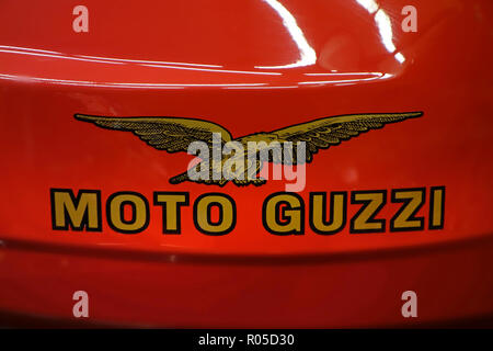 1986 moto sport Moto Guzzi Le Mans emblème badge / réservoir Banque D'Images