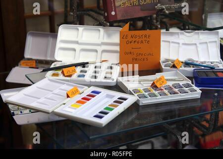 Art Shop fenêtre dans la ville italienne de Florence Banque D'Images