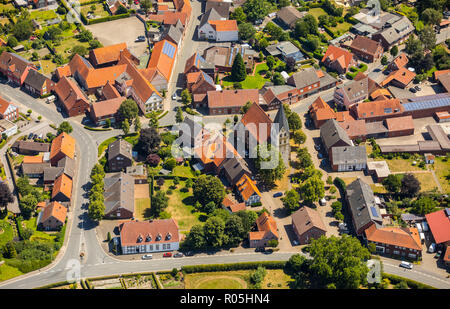 Vue aérienne, l'Église catholique, St Lambertus Stiftshof, Freckenhorst, Hoetmar, Warendorf, Münsterland, Rhénanie du Nord-Westphalie, Allemagne, Europe, DEU, bi Banque D'Images