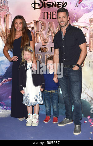 La photo doit être crédité ©Presse Alpha 079965 01/11/2018 Michelle Heaton et Mari Hugh Hanley avec enfants AJ Aaron Jay et foi Casse-noisette et les quatre royaumes projection de gala européen à Westfield London Banque D'Images