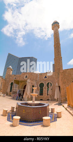 Tel Aviv, Israël - le 6 juin 2018 : Hasan Bey mosquée Hassan Bek ou le long de la plage de Jaffa à Tel Aviv, Israël. Banque D'Images