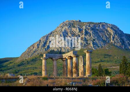 Temple d'Apollon, l'ancienne Corinthe, le Péloponnèse, Grèce, Europe Banque D'Images