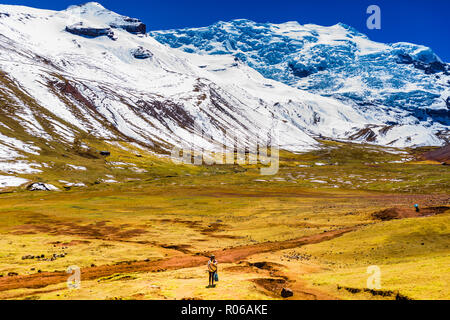 La chaîne de montagne, dans les Andes, le Pérou, Amérique du Sud Banque D'Images